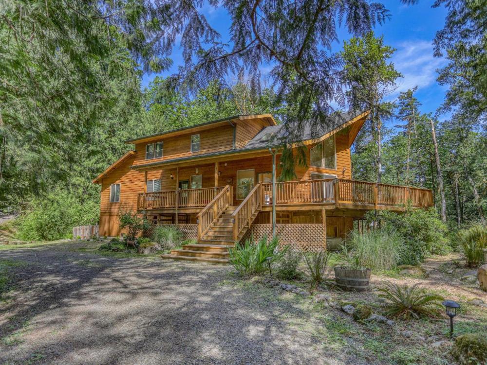 Four-Bedroom Vacation Home interior