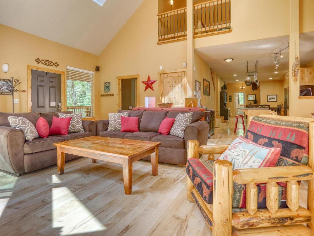Salmon River Chalet - Meredith Lodging